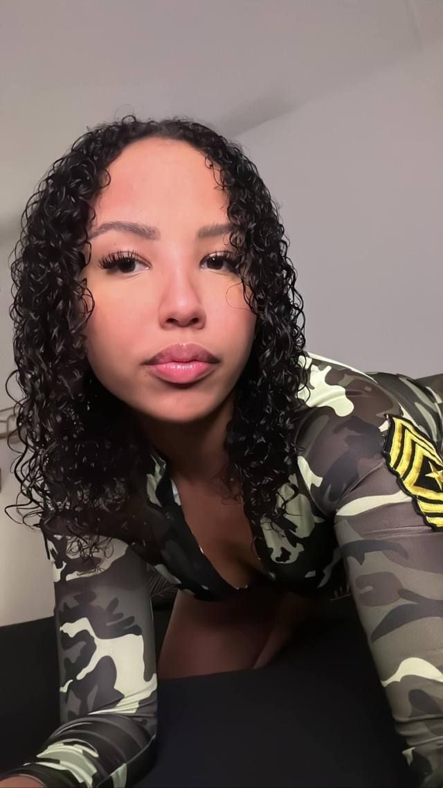 Hello Gentlemen’s I’m Lucia sexy and hot - Image 2